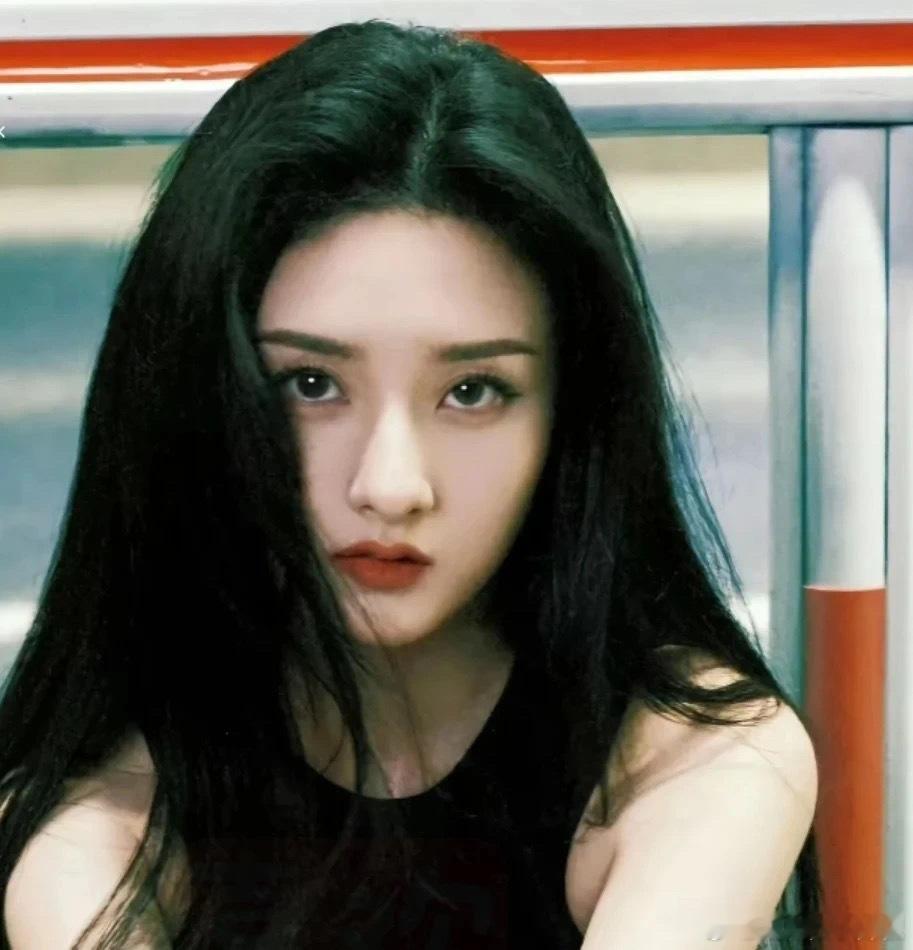 🍉不出意外，🐧《司宫令》女主定了宋祖儿，男主在接触so和🥣，她下下部戏也差