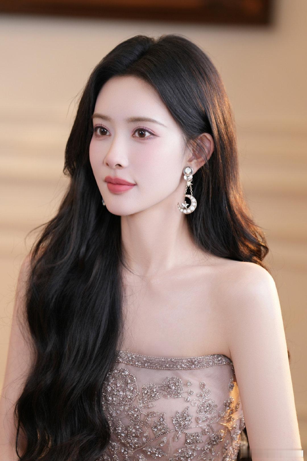 孟子义 你没有我联系方式哈你好星期六 冰6团在长春连线孟子义，本来是温馨打cal