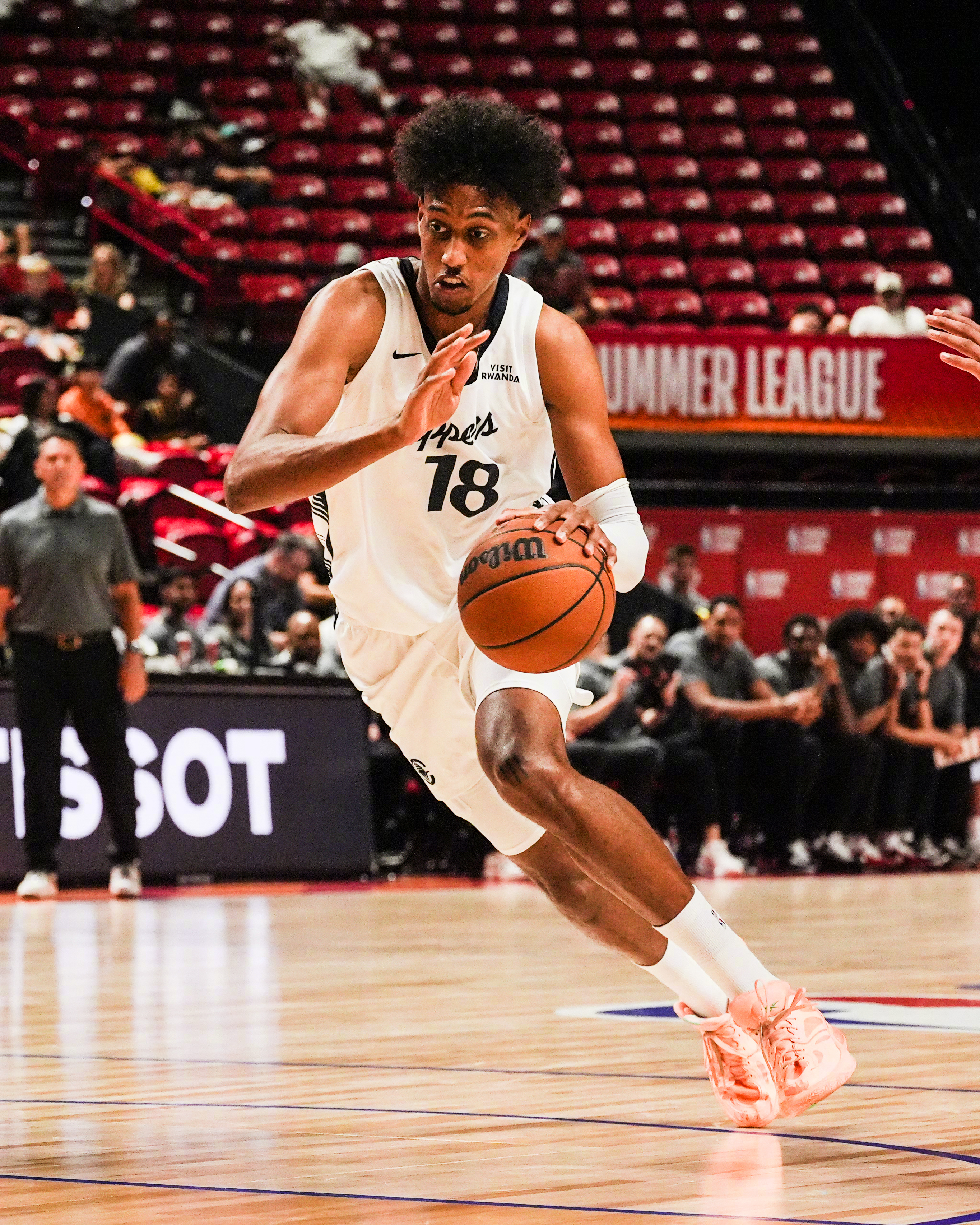 巴巴12分4篮板2抢断2盖帽快船战胜奇才NBA夏季联赛