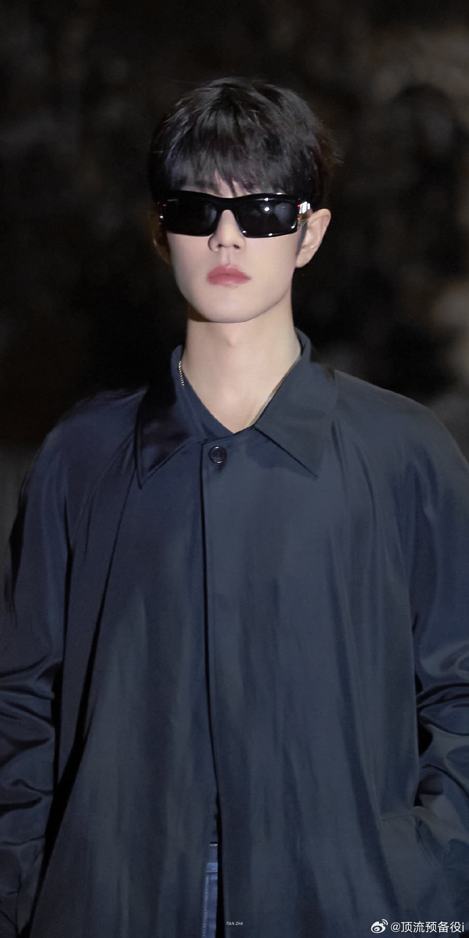 肖战Gucci大秀下班看完肖战的时装周表现，才知道什么叫给内娱长脸❗️ 请内娱以