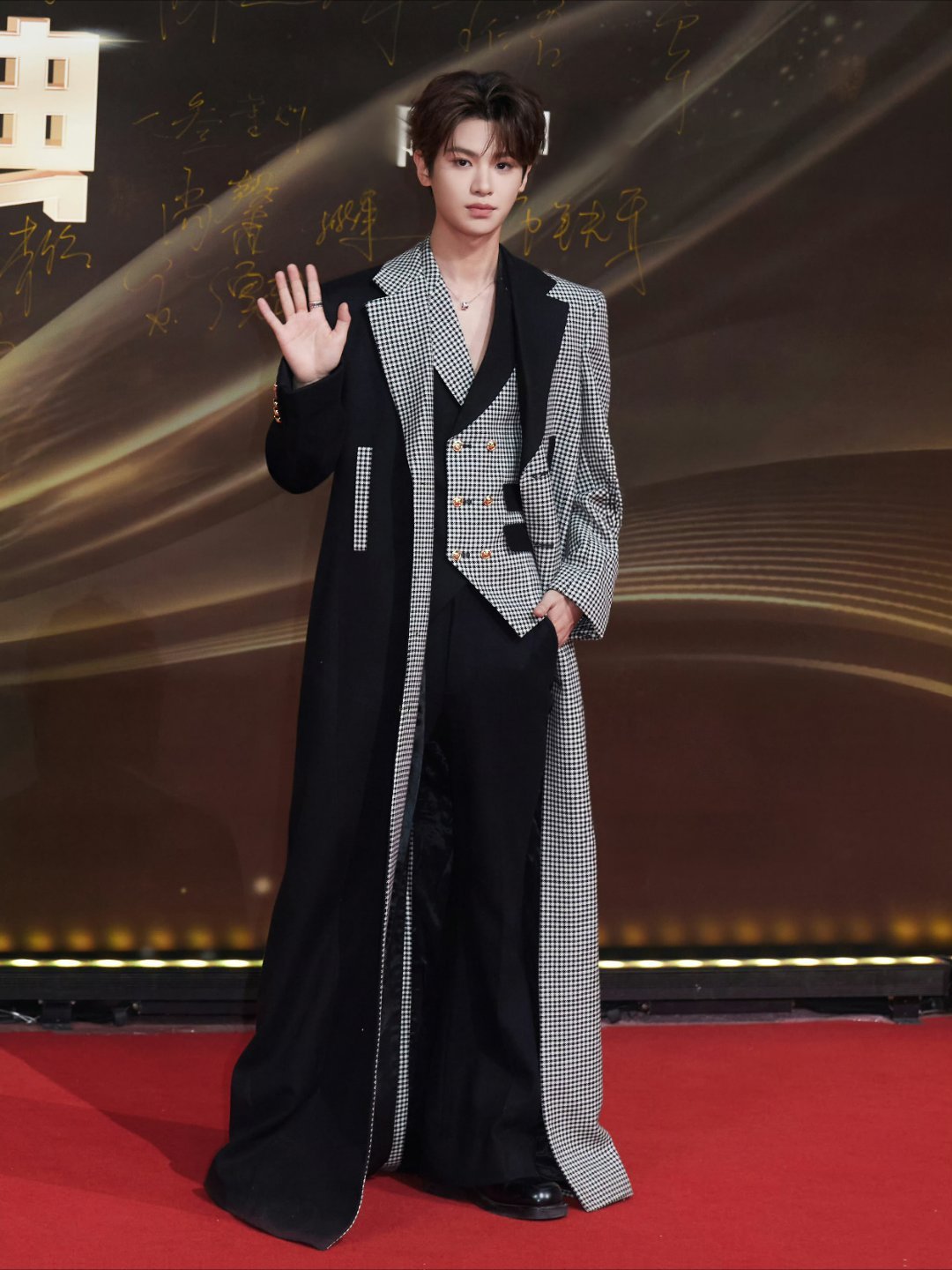 黄明昊 hmh黄明昊贾想世界演唱会hmh 黄明昊剑来hmh 黄明昊沈明辉 “春吻