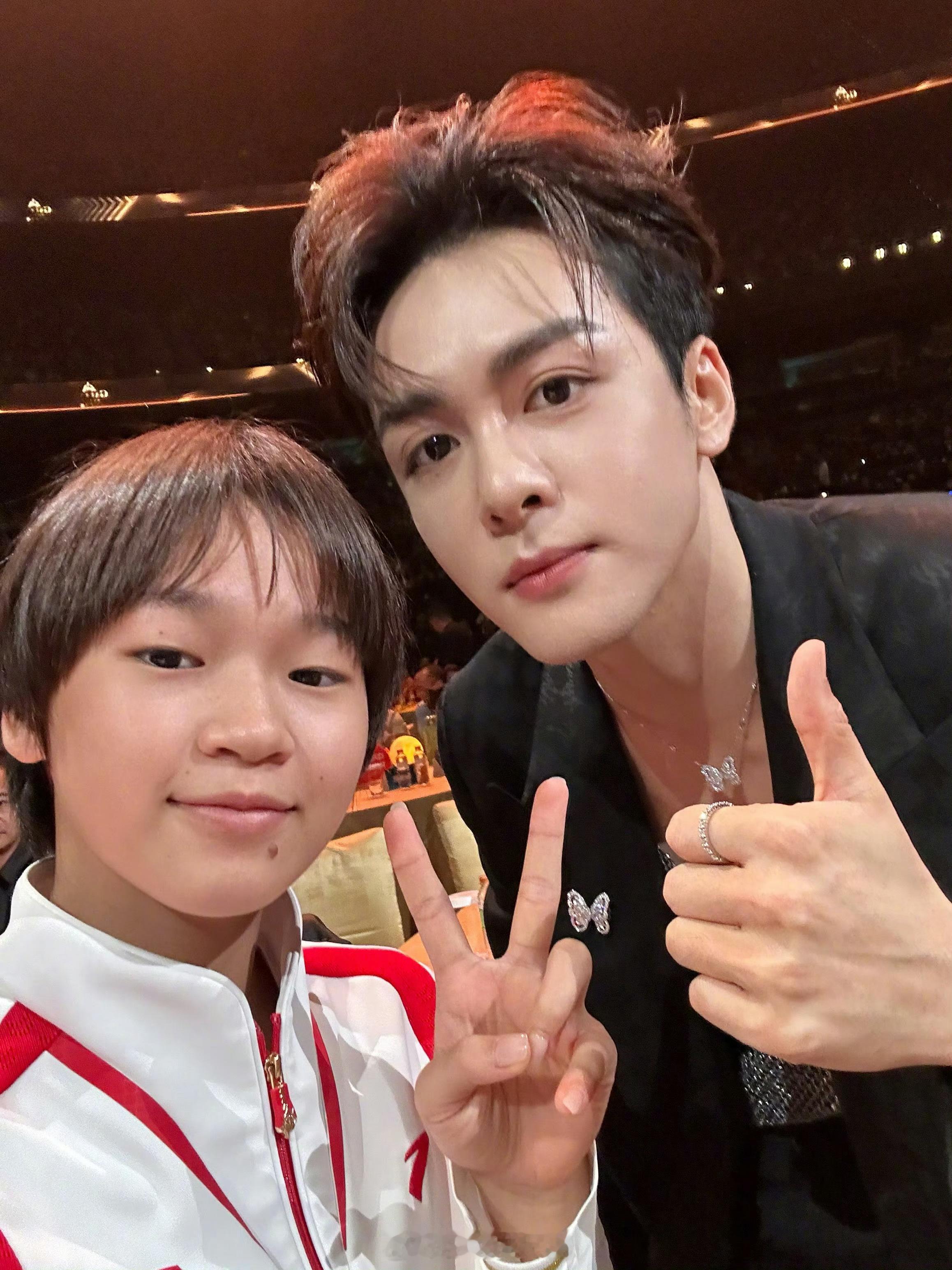 #曾舜晞全红婵互夸##曾舜晞全红婵加微信了# 真好真好啊 ​​​