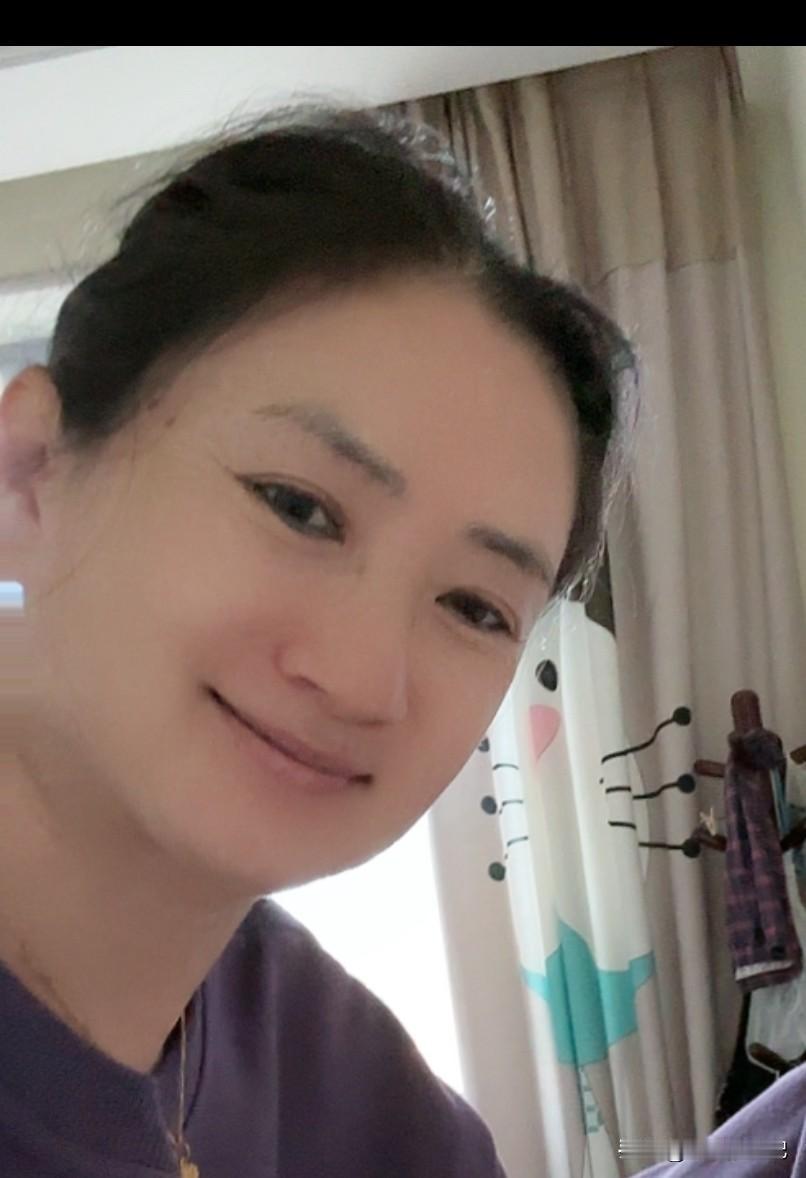 116.3斤，这是我今早称得的体重。
我这是胖起来就刹不住车，我真的打算放弃减肥