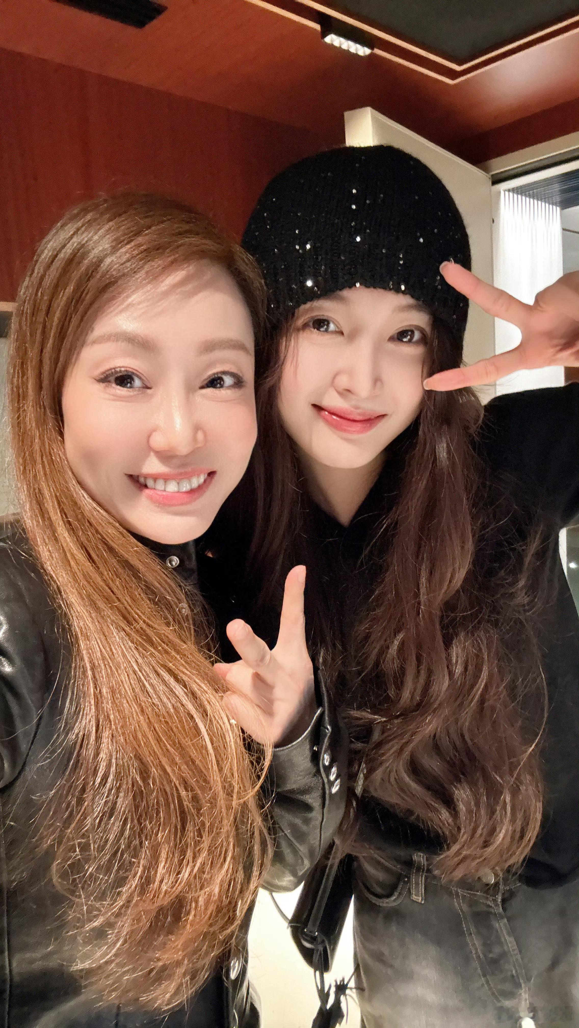 吴宣仪辛凌.吴宣仪 昨天11日的这两张合影存一下