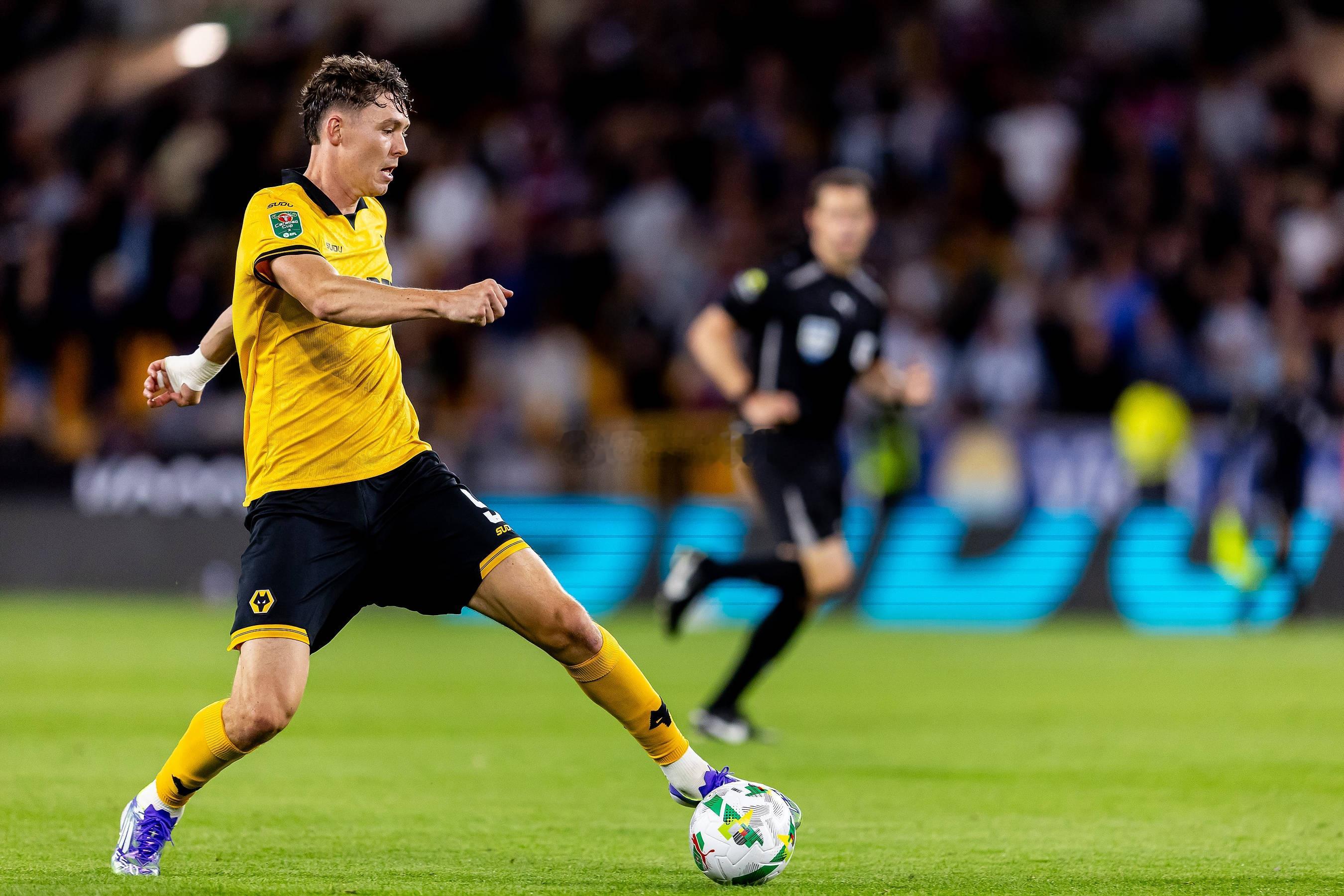 TA：利兹联已就拉尔森向狼队展开询价，但目前尚未提交正式报价足球 1月16日讯 