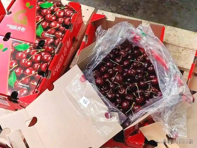 到天津也不会吃，不是买不起。
主要2个核心原因，让我们对远渡重洋而来车厘子有点敬