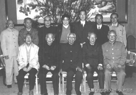 1991年春节在广州王任重和王震一起召集水利专家研究三峡工程问题