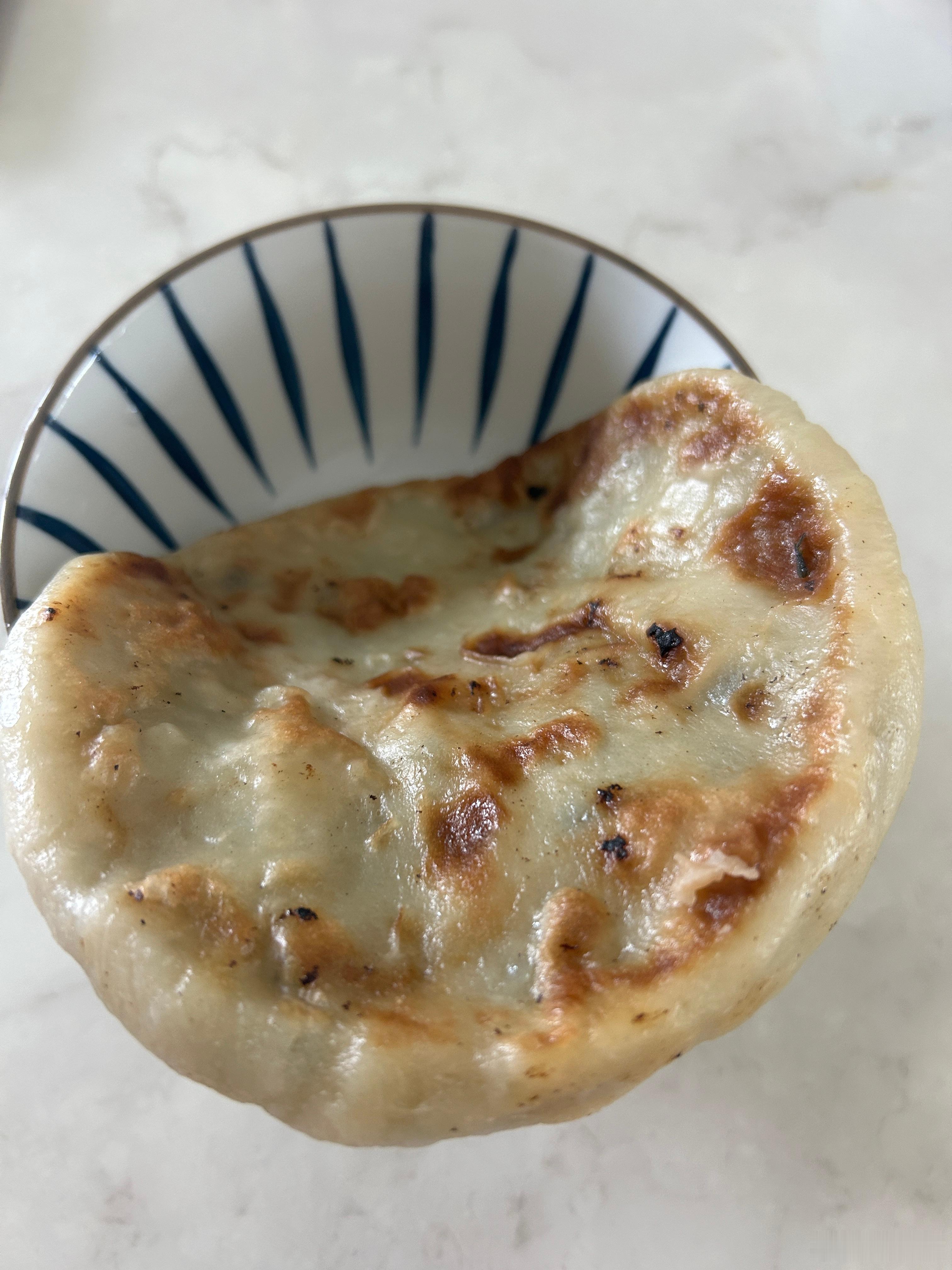 减肥第37天早餐：桃子+牛奶+玉米+椰子卷午餐：豆角炒肉+野菜猪肉馅饼+桃子+椰