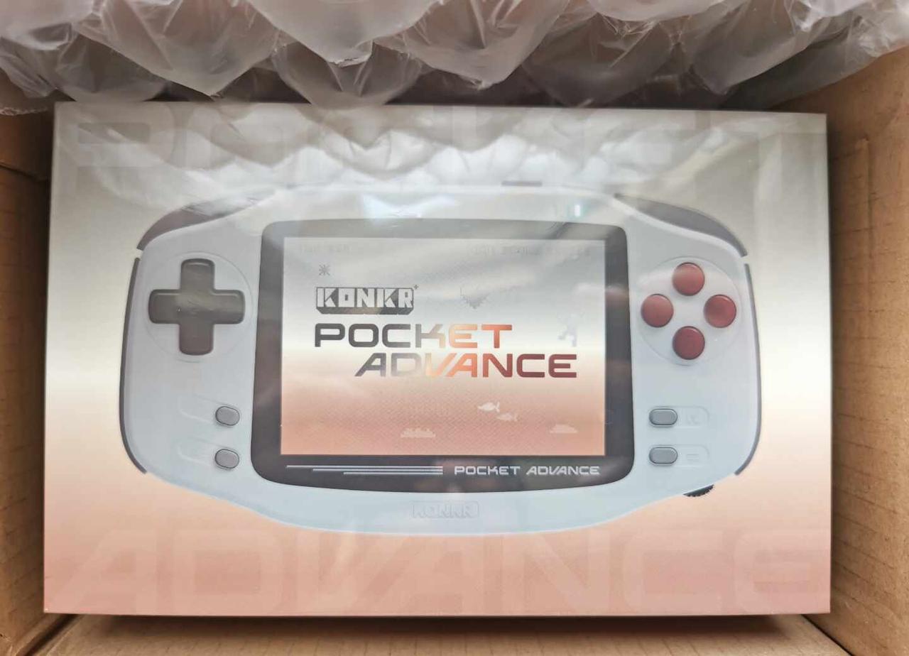 终于到了，下午开个箱
ayaneo
KONKR
pocket advance