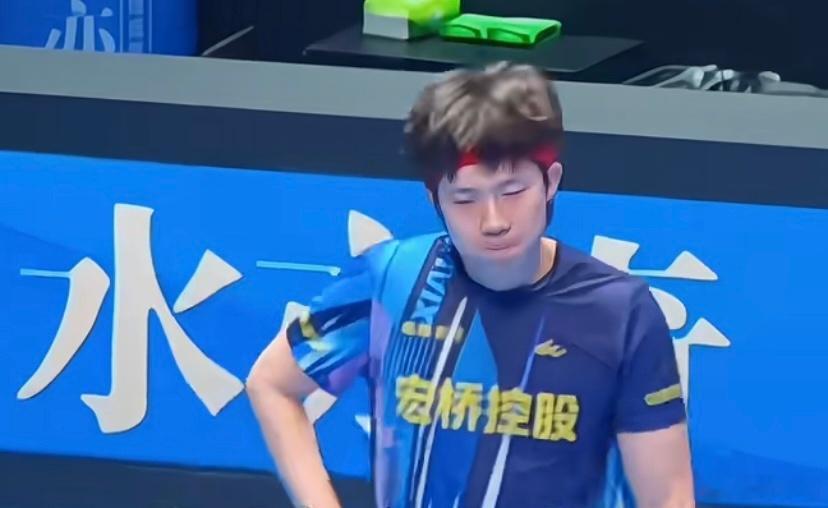 王楚钦1比2张煜东这个人好像一直在输，他是怎么走到世界第一，和之前的几位大神比，