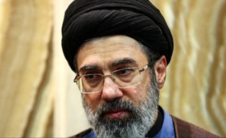 路透社突然曝出惊天内幕！伊朗新任最高领袖穆杰塔巴・哈梅内伊，不仅脸部在袭击中严重