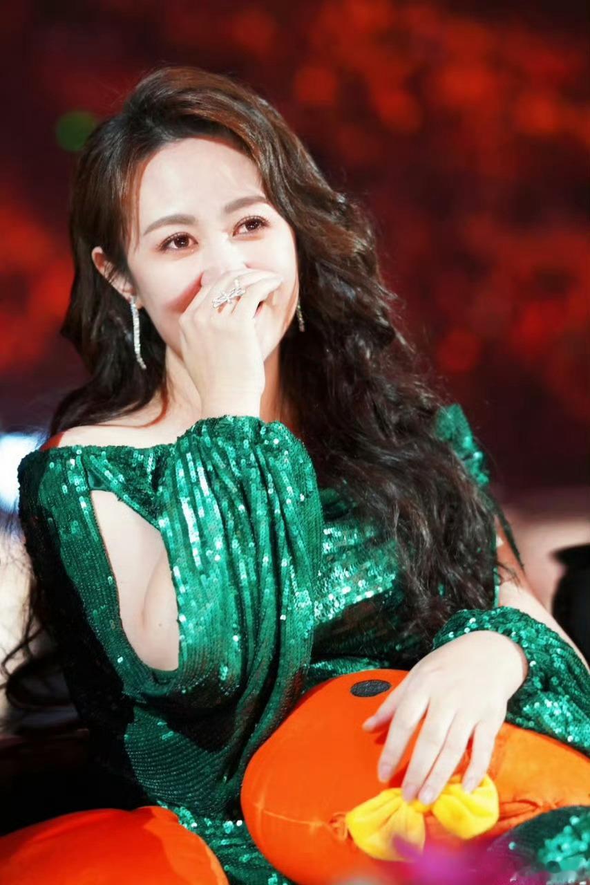 马丽笑容含糖量过高别再只说马丽是搞笑女了！看看这笑容！甜归甜，人家可是实打实的2