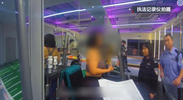 丢人丢到全国了！2026年6月3日，北京朝阳警方突袭健身房，当场抓获正在健身的“