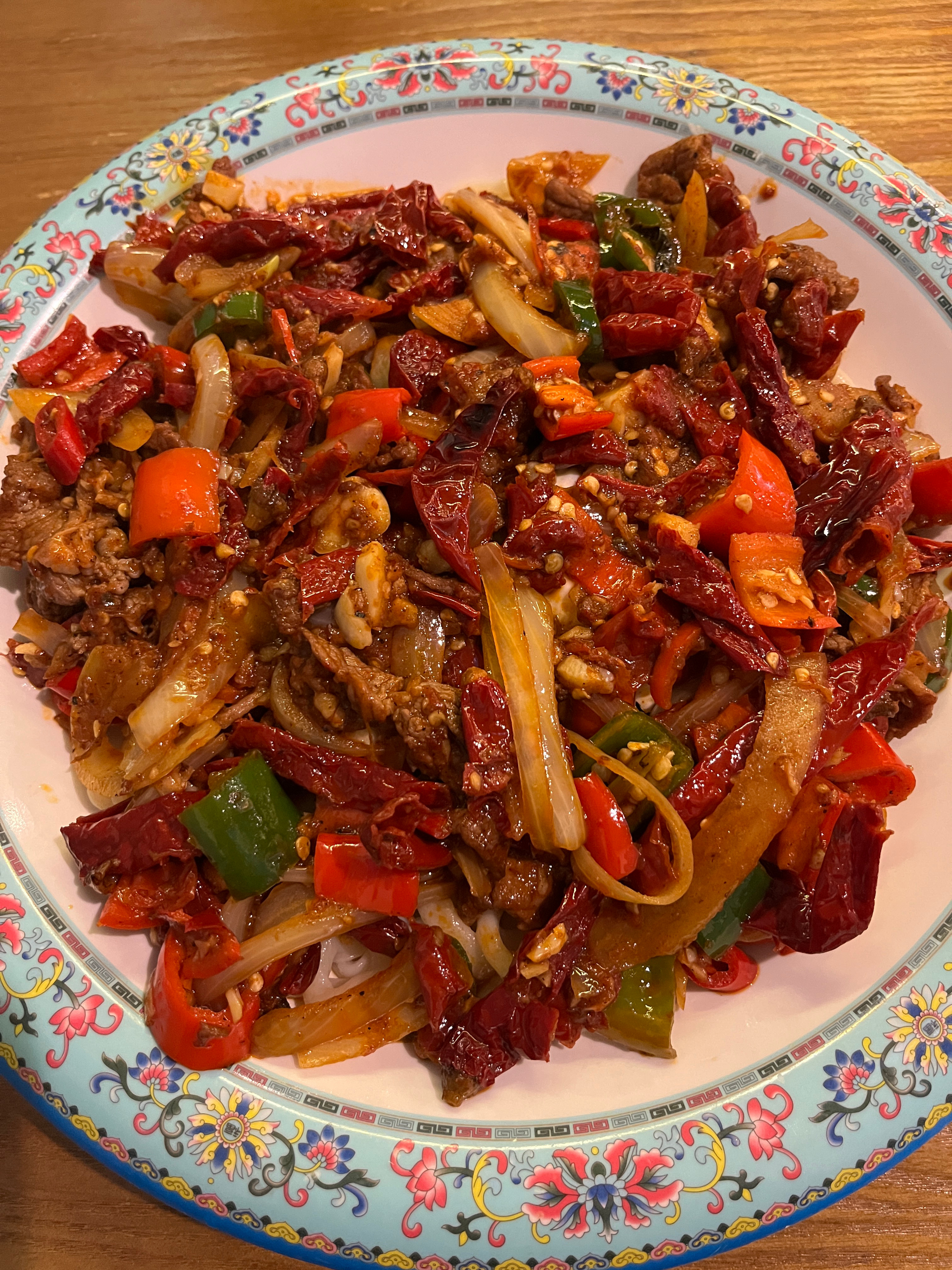 饿死我啦！今天吃新疆拌面