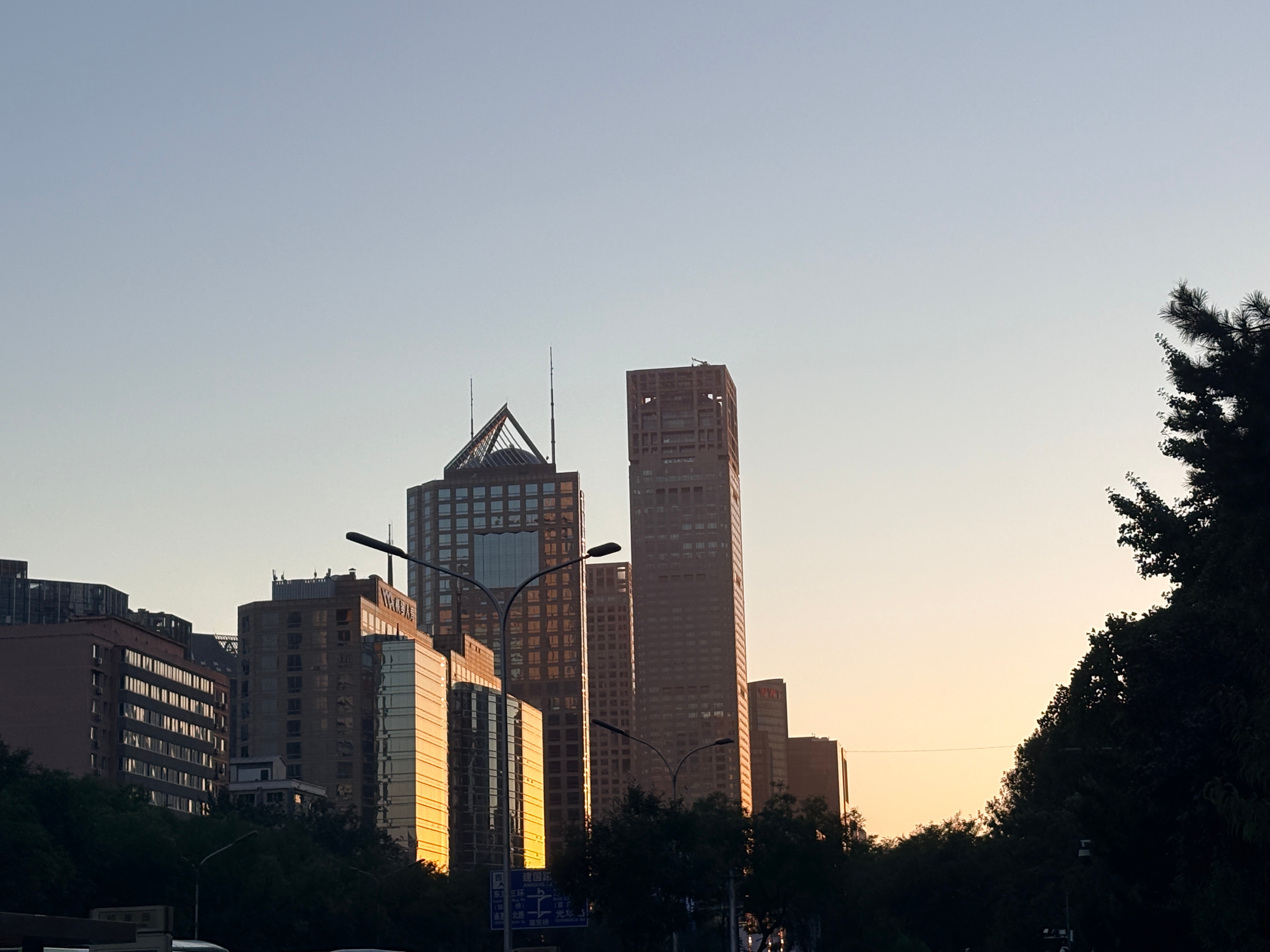 太有感觉了这个日落余晖🌇 ​​​