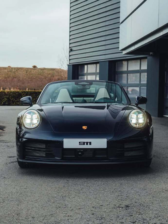 2026款保时捷911 Targa 4S月光蓝定制版太美了专属定制车漆质感拉满，