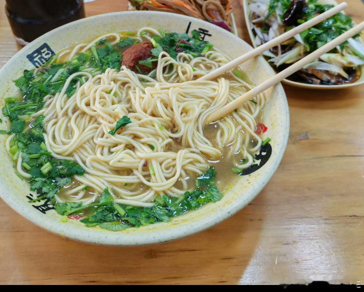 这个点儿来碗拉面，估计中午都不会饿