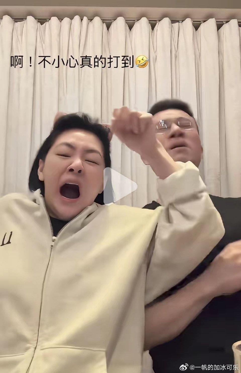 小S生日，和老公许雅钧拍视频秀恩爱！许雅钧全程配合老婆，但是好笑的一幕还是发生了