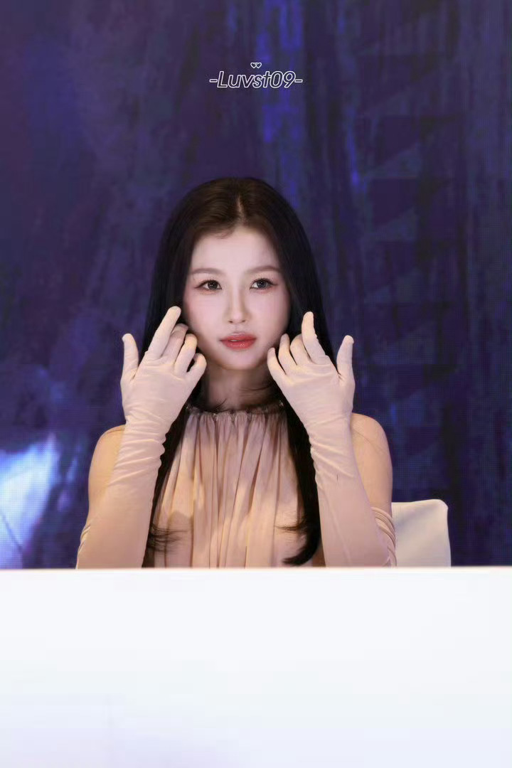 虞书欣签售会真的好美啊