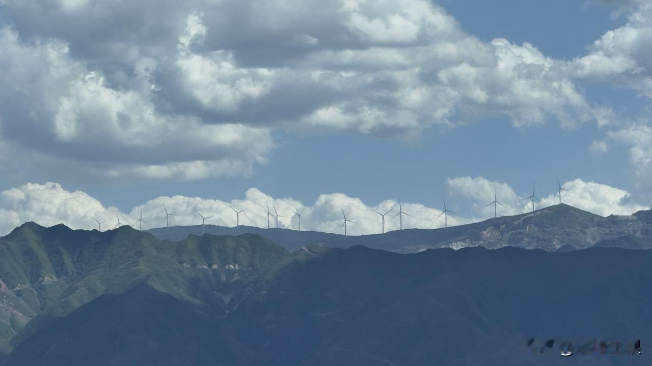 上联：千层高山千层雾，下联怎么对万里长河万里波，怎么样？