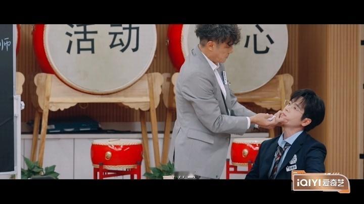 #丞磊 第一次和镇宇哥搭戏#丞磊完全接住了吴镇宇的戏，一点也不拉垮[送花花]疯批