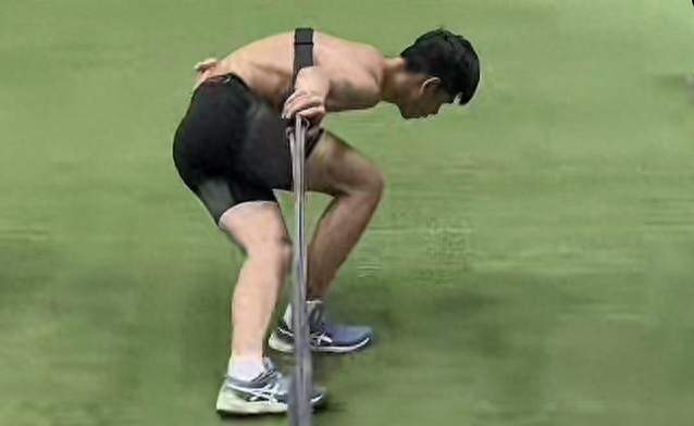 19岁速滑新星断腿劫后发声：冰场梦碎，人生赛道不停歇