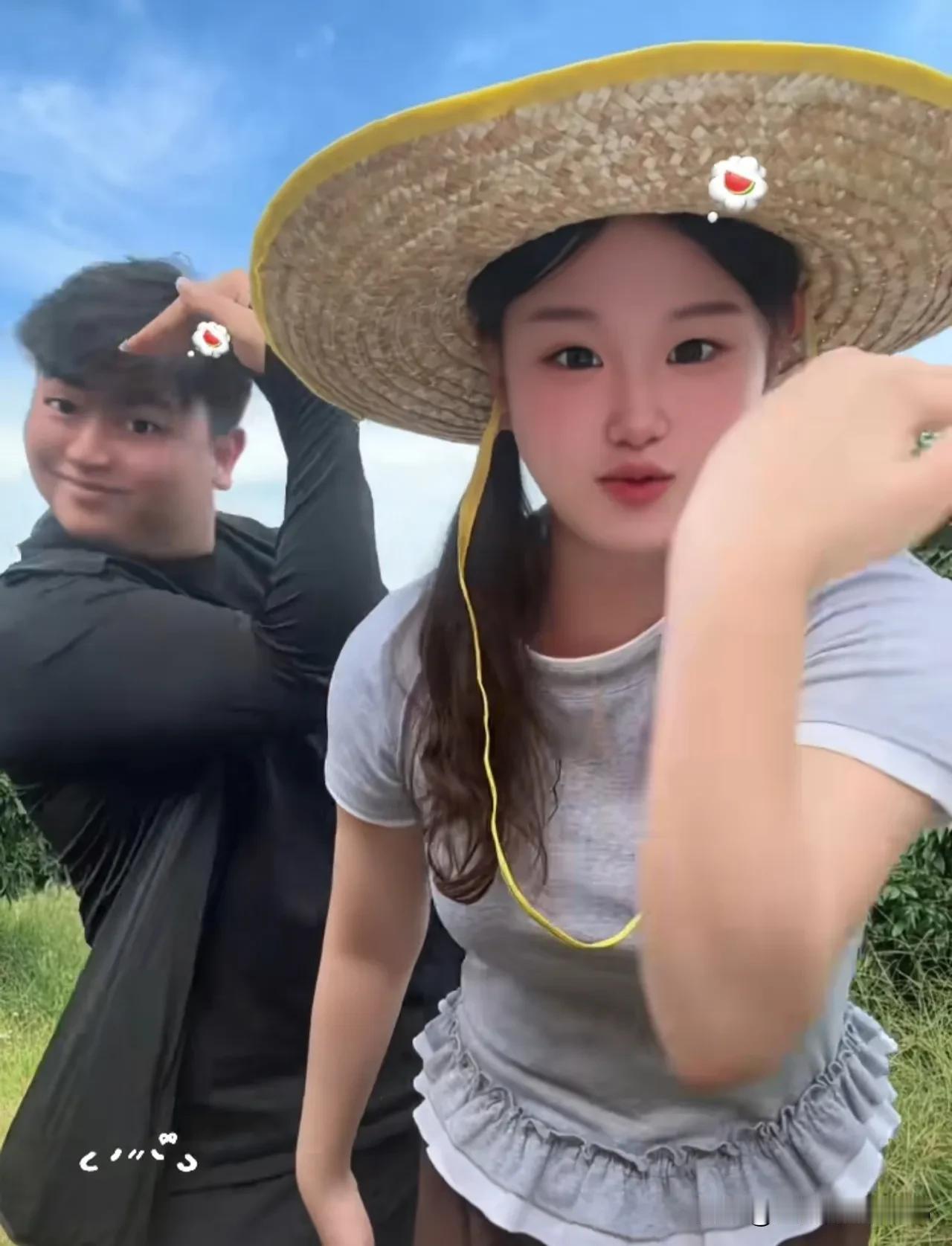 全进华的家，成了冠军会客厅，走了跳水冠军张家齐，又来了击剑冠军张一文。

张家齐