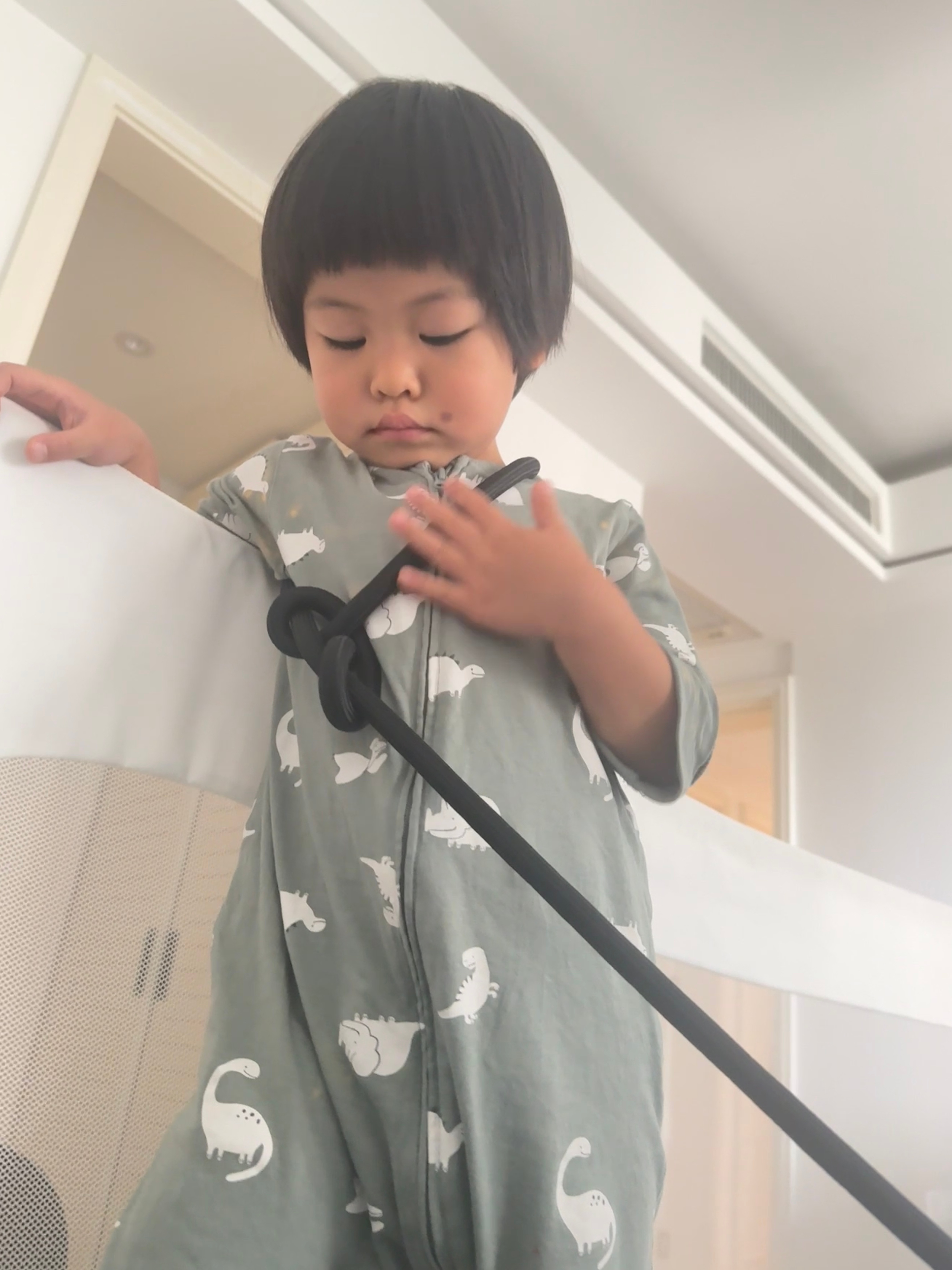 又气又急晕倒在床上女儿说妈妈，zua住这跟绳子我把你拉起来我想说妈妈112斤了，