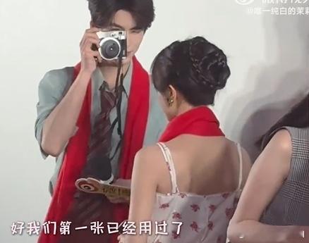 165190身高差拍照模板来了 赵今麦张凌赫用拍立得诠释什么叫“身高差的正确打开