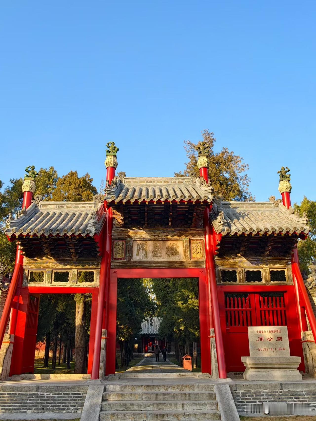 周日人气一般，武汉地铁客流量昨日为356万人次。[呲牙][呲牙][呲牙] 爆料 