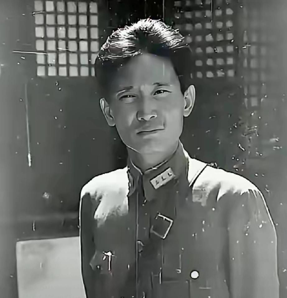 1948年惊魂一幕：
国民党中将如何戏耍特务，华丽转身解放军英雄！

你绝对想不