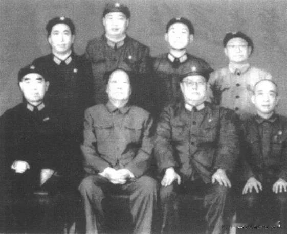 1967年3月21日，毛泽东、周恩来、叶剑英、李富春在北京京西宾馆接见王直(后排