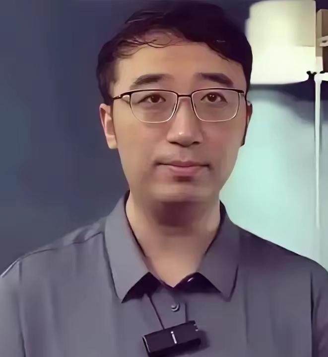 清华北大双料学霸李永乐，毕业后两次面试被名企拒绝，转身到北京人大附中应聘物理老师