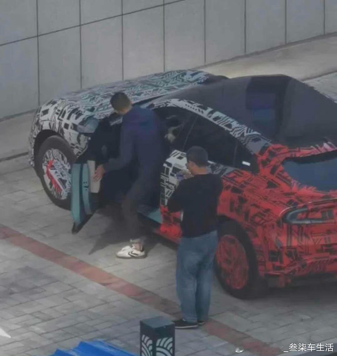 小米YU7新颜色[嘻嘻]小米汽车[超话] ​​​
