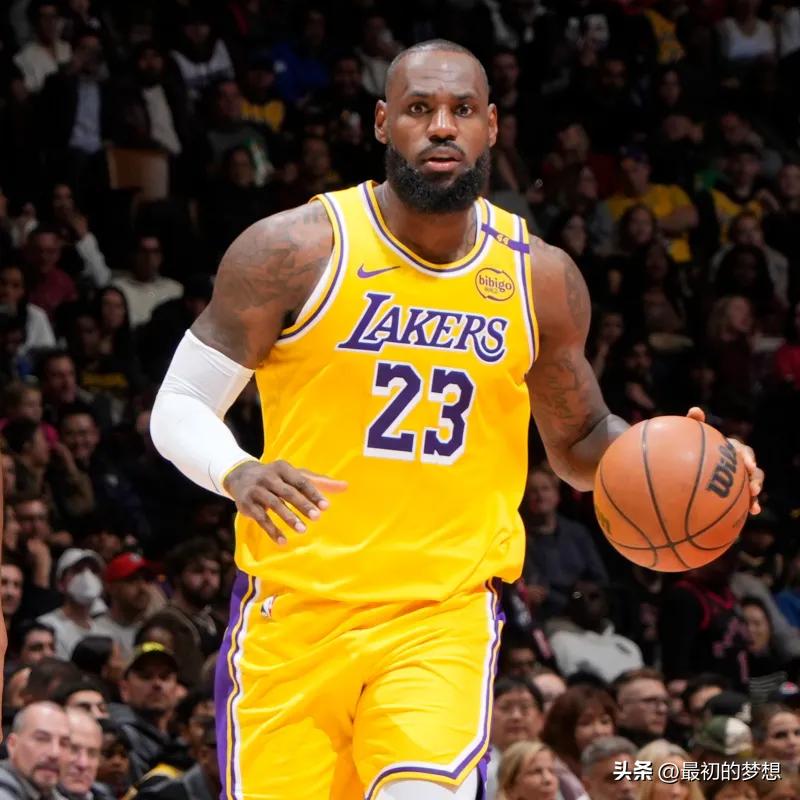 这么多数据都是历史第一！为何没人承认詹姆斯是NBA第一人？

总得分 43325