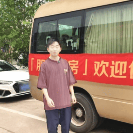 杨迪走到哪投喂到哪 朋友请吃饭 家人们谁懂啊！杨迪录制《朋友请吃饭》，不仅喂饱嘉