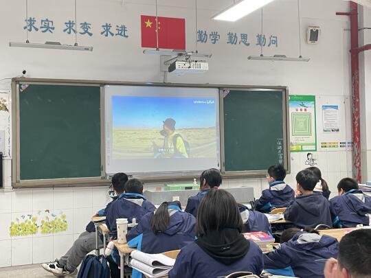 食堂香菇烧的太咸引起的一系列学生打架事件