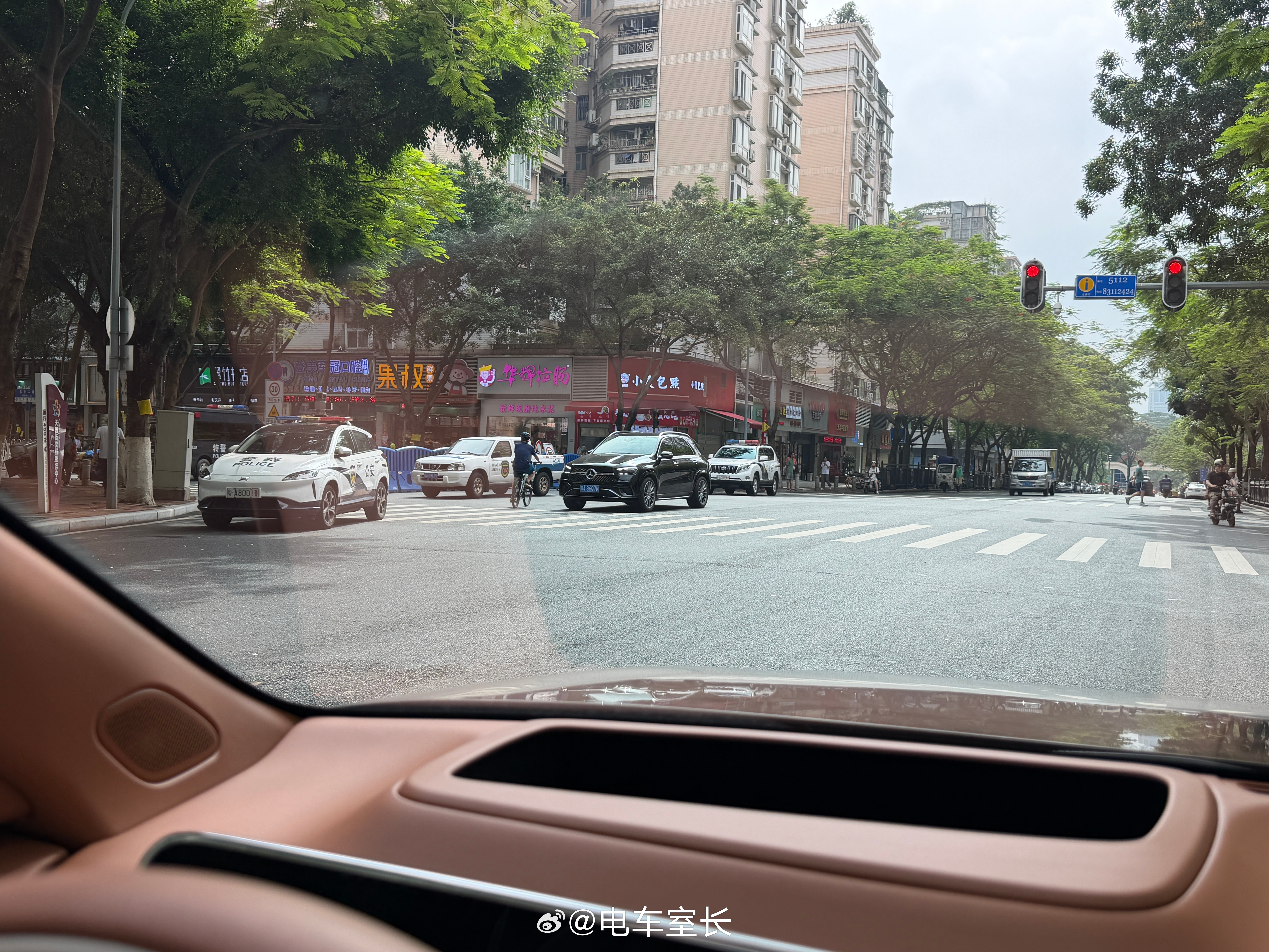 高考第一天差点忘记我家楼下就是考场了，广州113中学，加油孩子们。今天不鸣笛