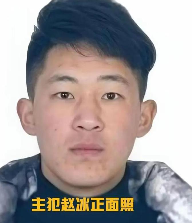 卢克文最近发了一段非常有冲击力的文章，他说，那些绑架、杀人、施 暴、悬赏追 杀国