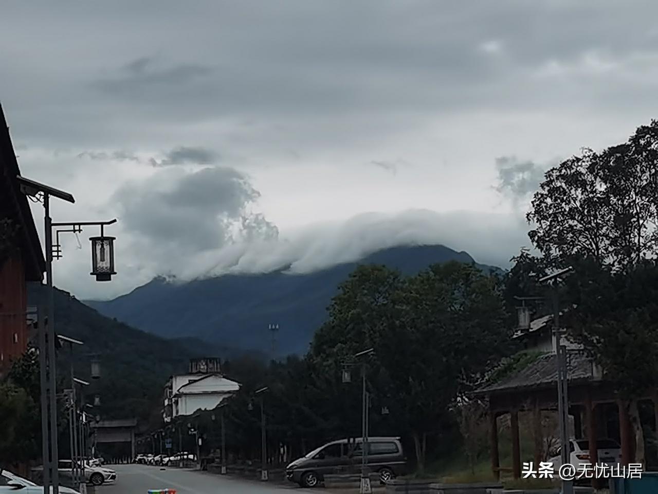 有朋友借钱炒股，竟然实现了财务自由。
令我对他刮目相看。
与我一直坚持的炒股是有