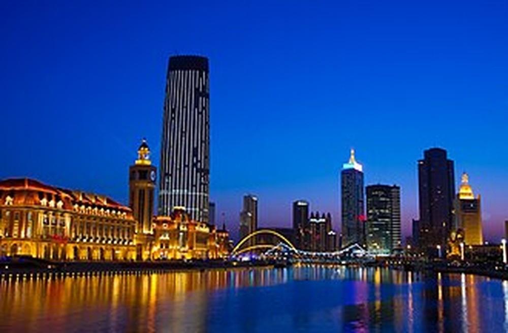 有人认为：解放台湾很可能走解放天津的路子。即：解放军通告台湾交权的最后期限，期限