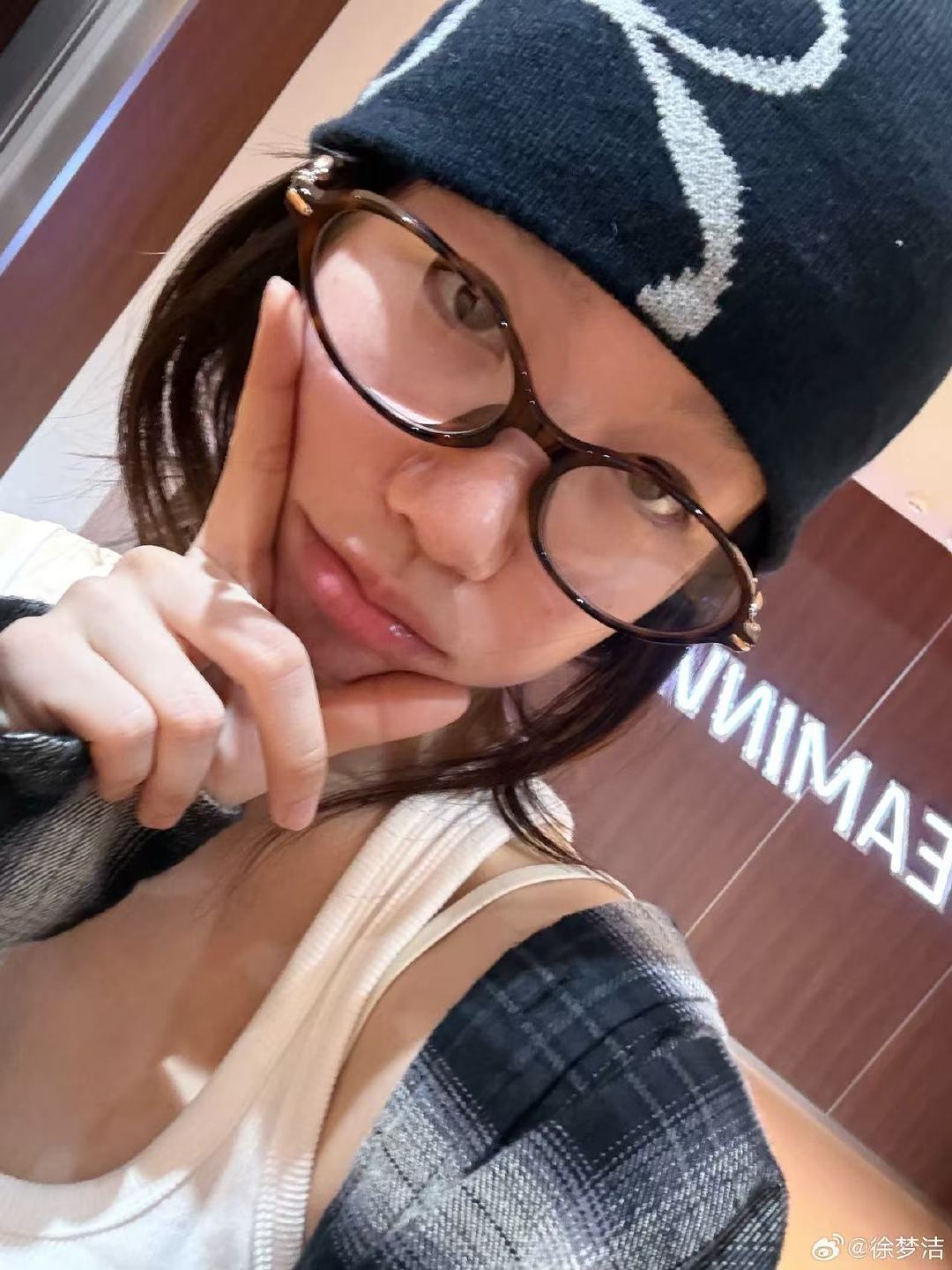 徐梦洁乘风自我介绍 徐梦洁乘风自我介绍好真诚！对着镜子反复演练，最后只愿说出名字