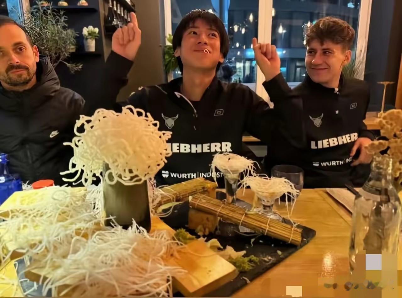 德国杯打完后，户上释然了！
赛前户上说:主赛场离我们更近，
我们是半个主场！
结