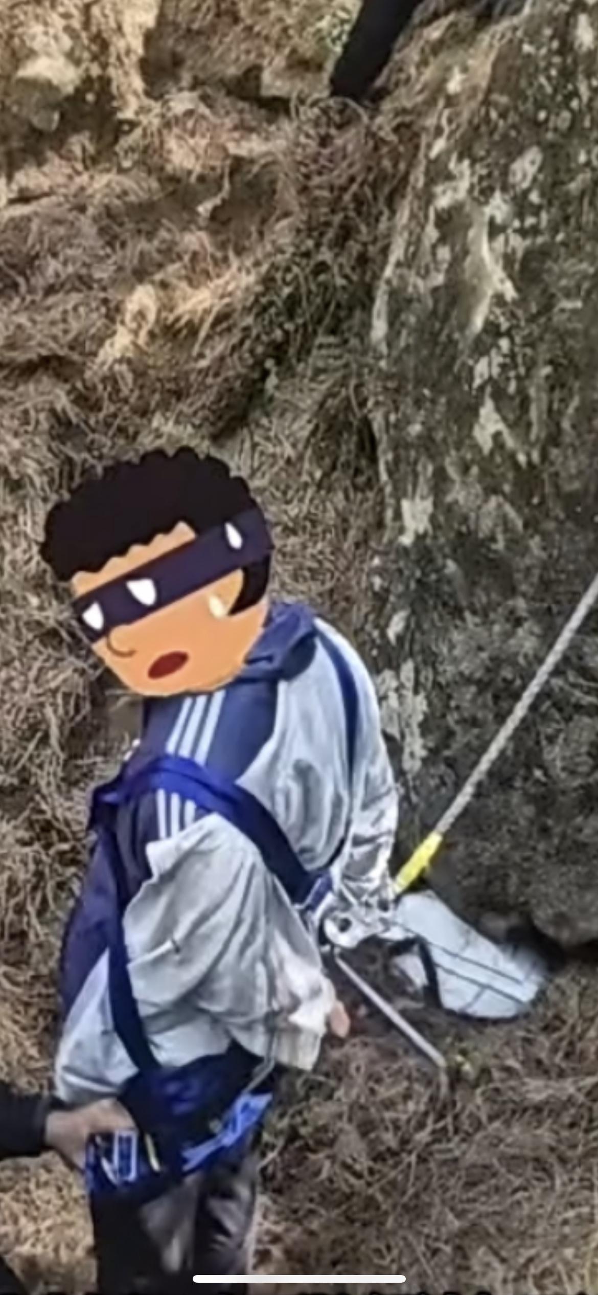 近日云南昆明，男子尾随取款女子，砸窗盗走其放车内40万,撞警车拒捕潜入深山,警方