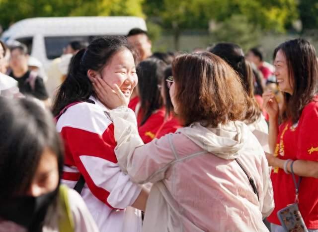 高考想上985大学，各科需要多少分才能上？还真不容易