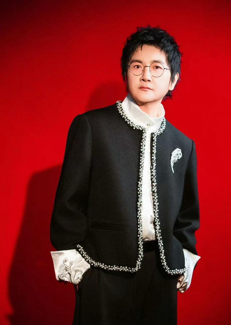 孙楠曾辉是同个造型师吗孙楠曾辉撞衫谁能想到孙楠和曾辉还有这种奇妙的穿搭巧合😂孙