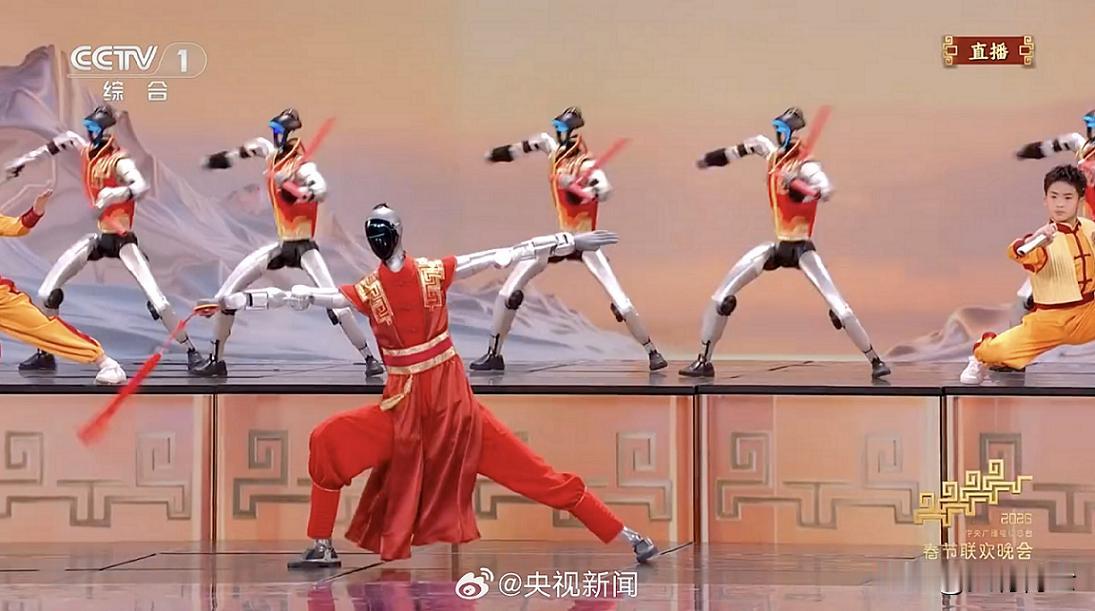 必须反驳一下，又有人吐槽春晚机器人是遥控！

什么叫遥控？遥控是人拿着遥控器，控