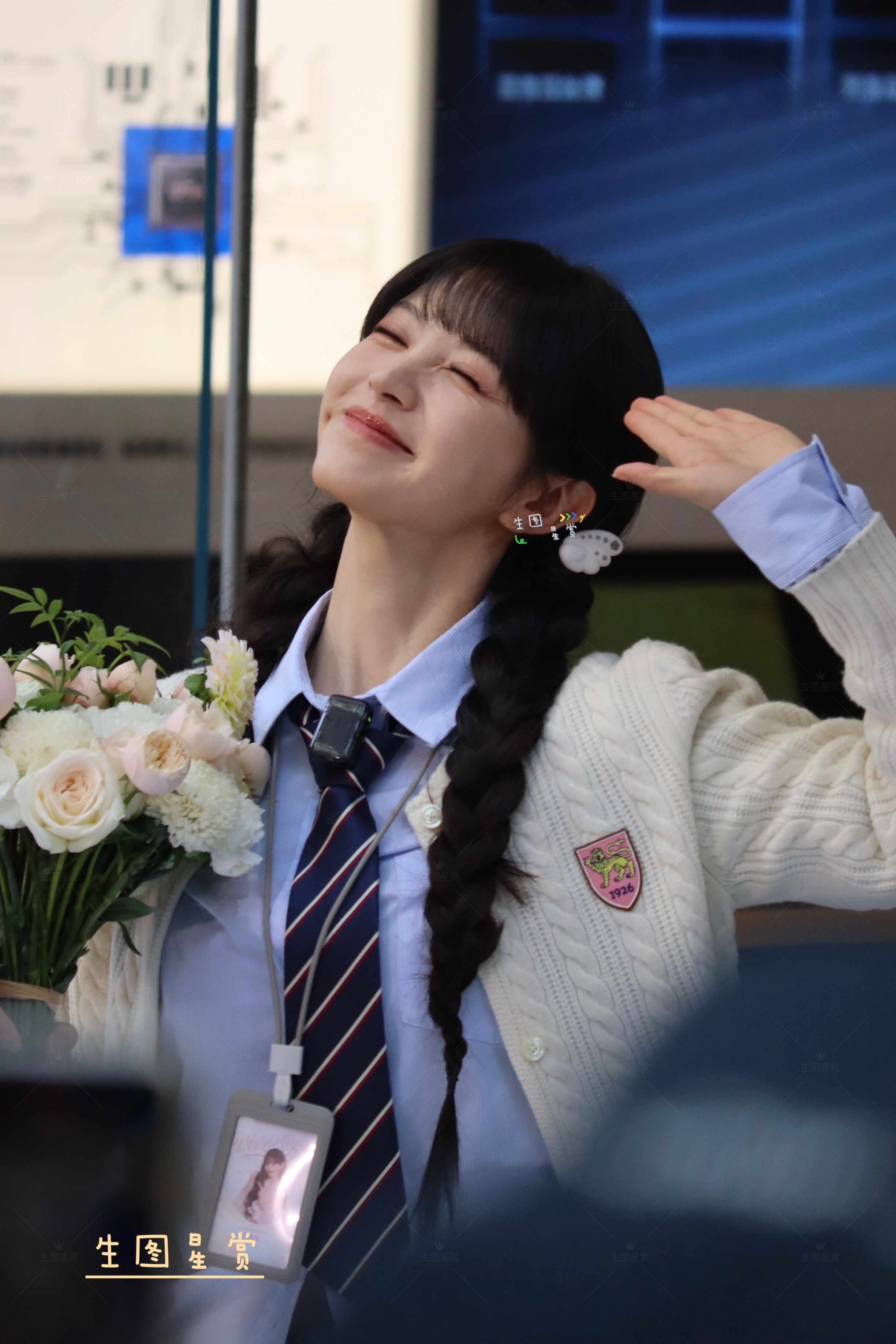 田曦薇  田曦薇武汉vivo一日店长小田学姐小猫敬礼🫡，可甜可甜的