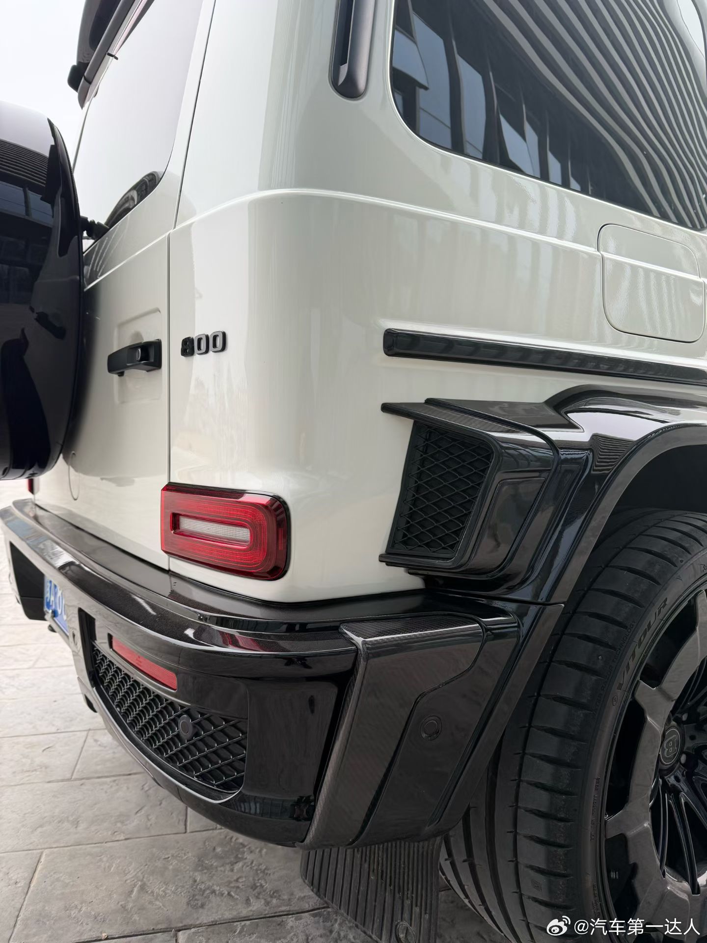 人生从不必迎合世俗，真正的强大，是内外兼修的底气。21年奔驰G63 AMG，3.