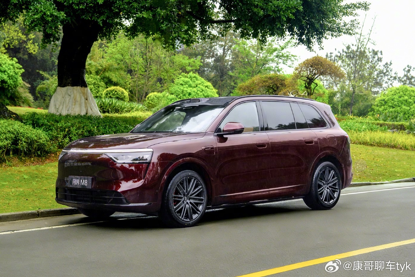 问界M8升级四激光雷达问界M8今天升级了896线激光雷达1、搭载全球量产顶格 8